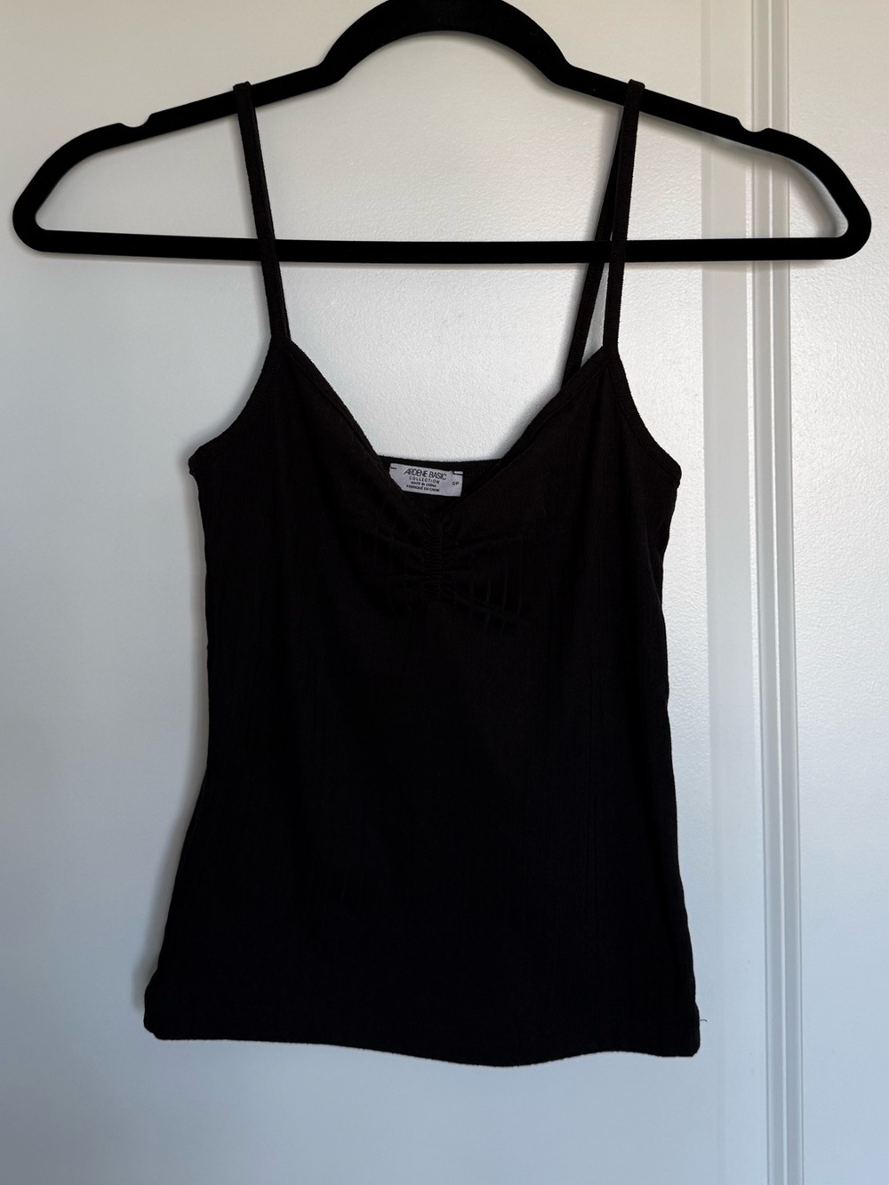 Ardene Basic Black Ribbed Ruched V-Neck Tank Top - Picture 3 of 6